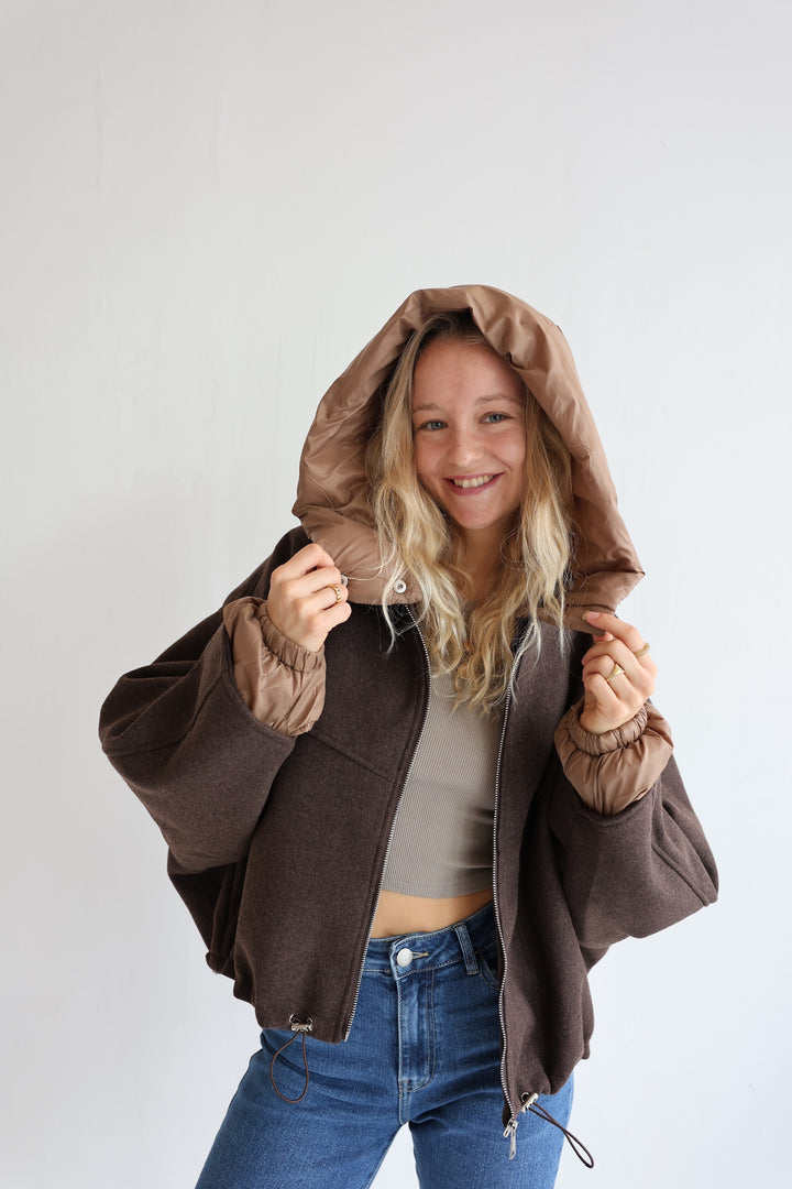 Leichte Bomberjacke mit abnehmbarer Kapuze