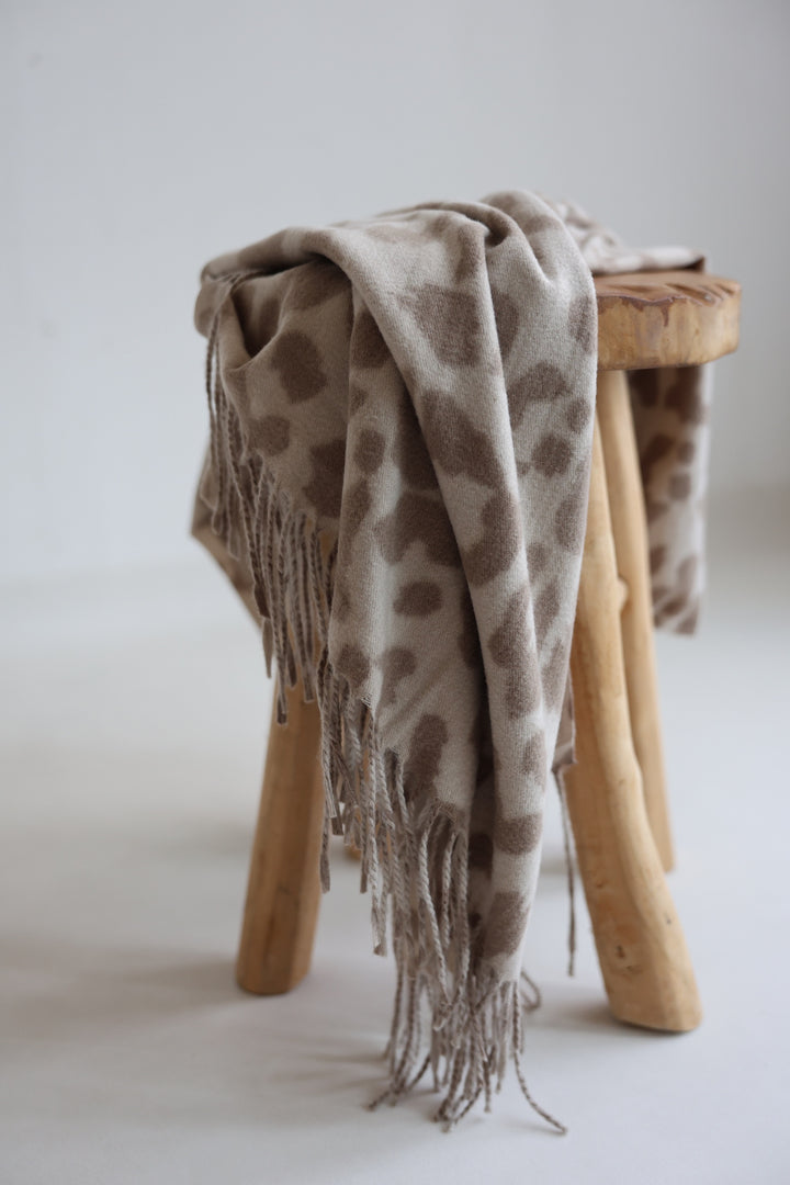 Langer Schal Leo Love