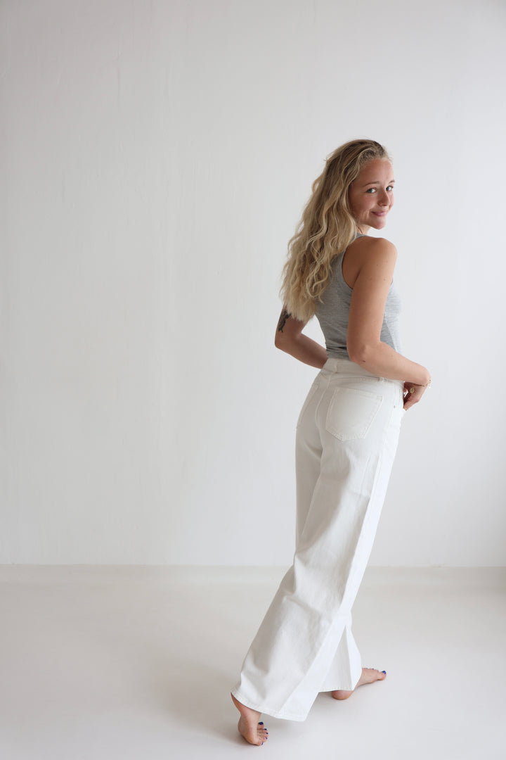 White Barrel Waistband Jeans