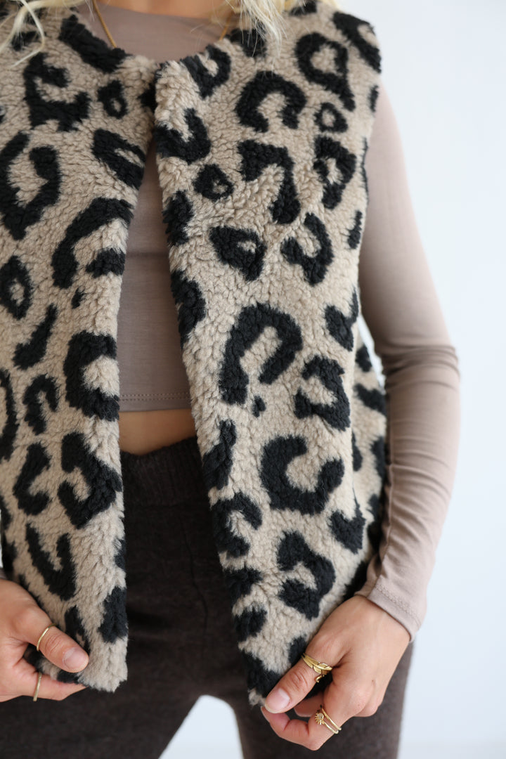 Teddyweste mit Leoprint