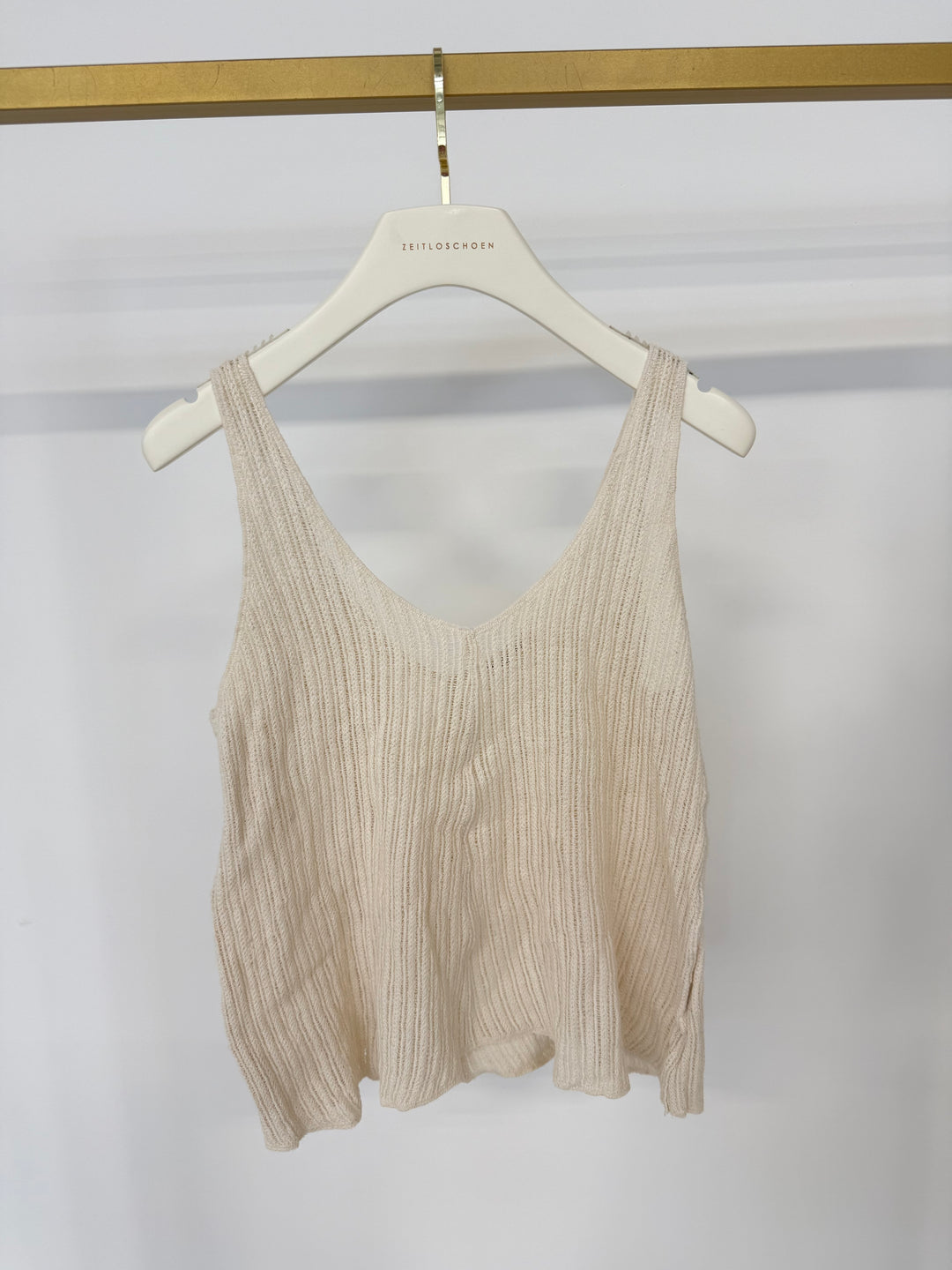 RIBBED SLEEVELESS V-NECK TOP (B-WARE)