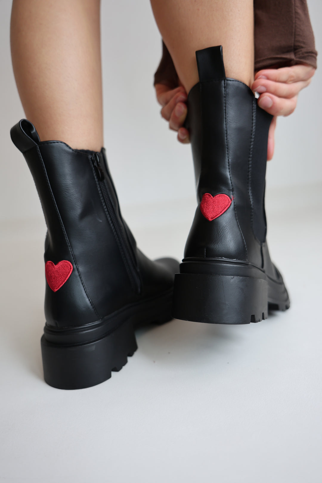 Chelsea Boots Red Heart