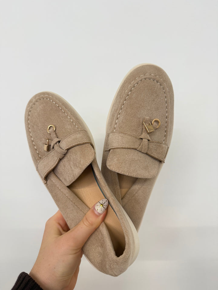 SLIP ON LOAFERS BEIGE GR.38 (B-WARE)