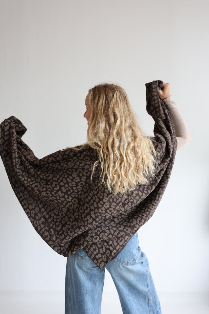 Großes Musselintuch mit Leoprint