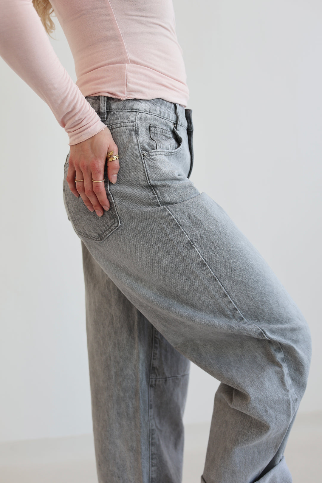 Barrel Fit Daily Jeans