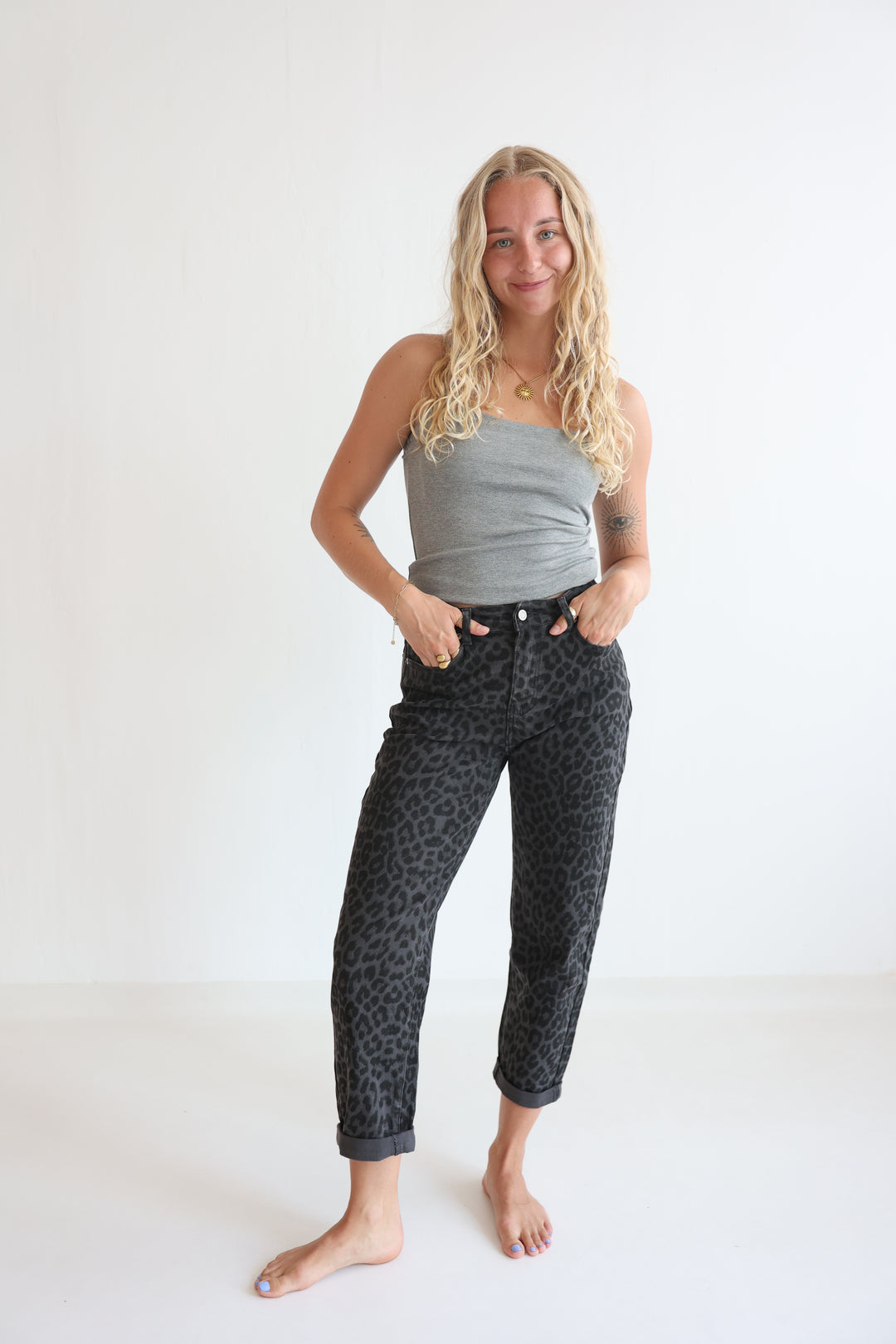 Noir Wild Mom Jeans