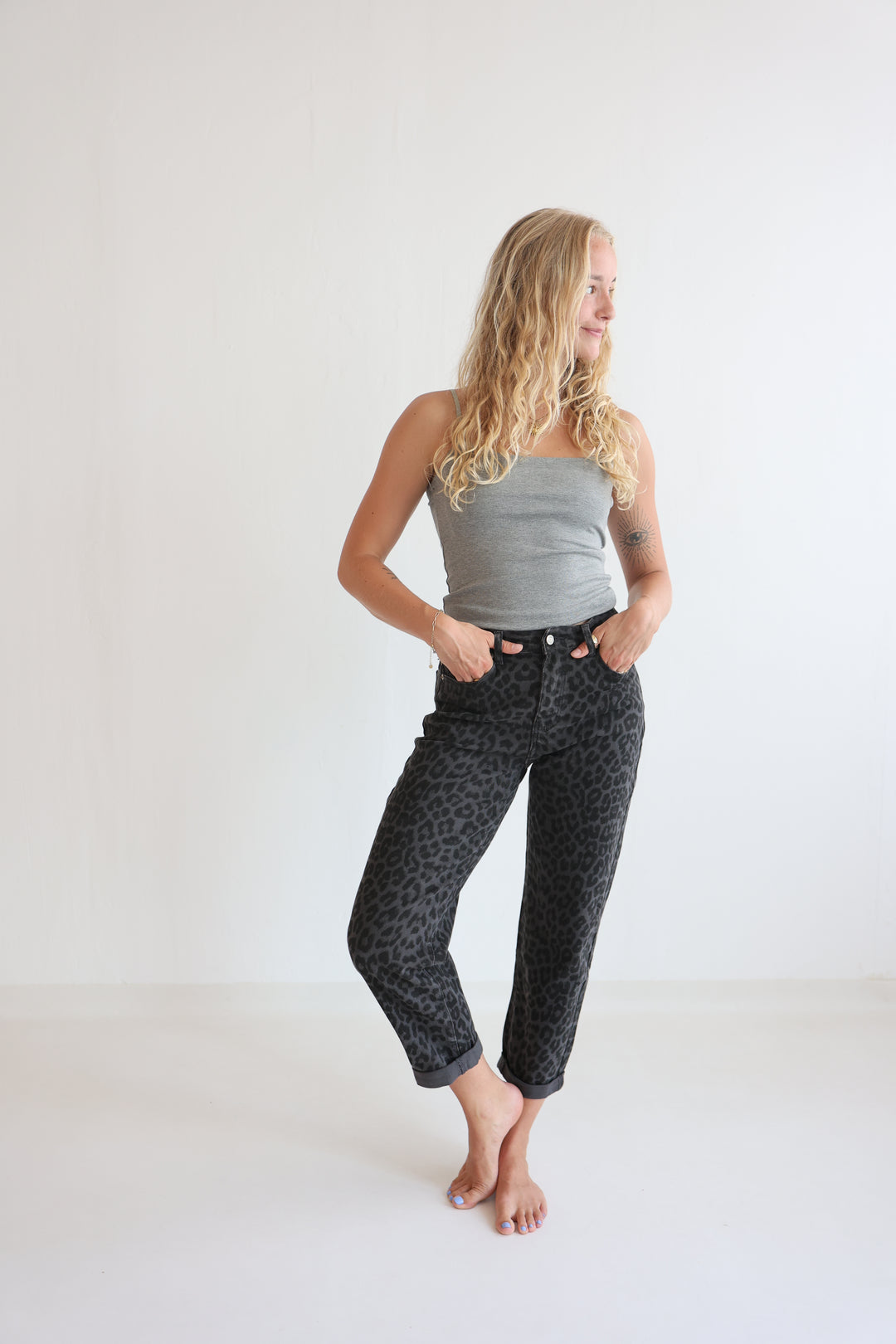 Noir Wild Mom Jeans