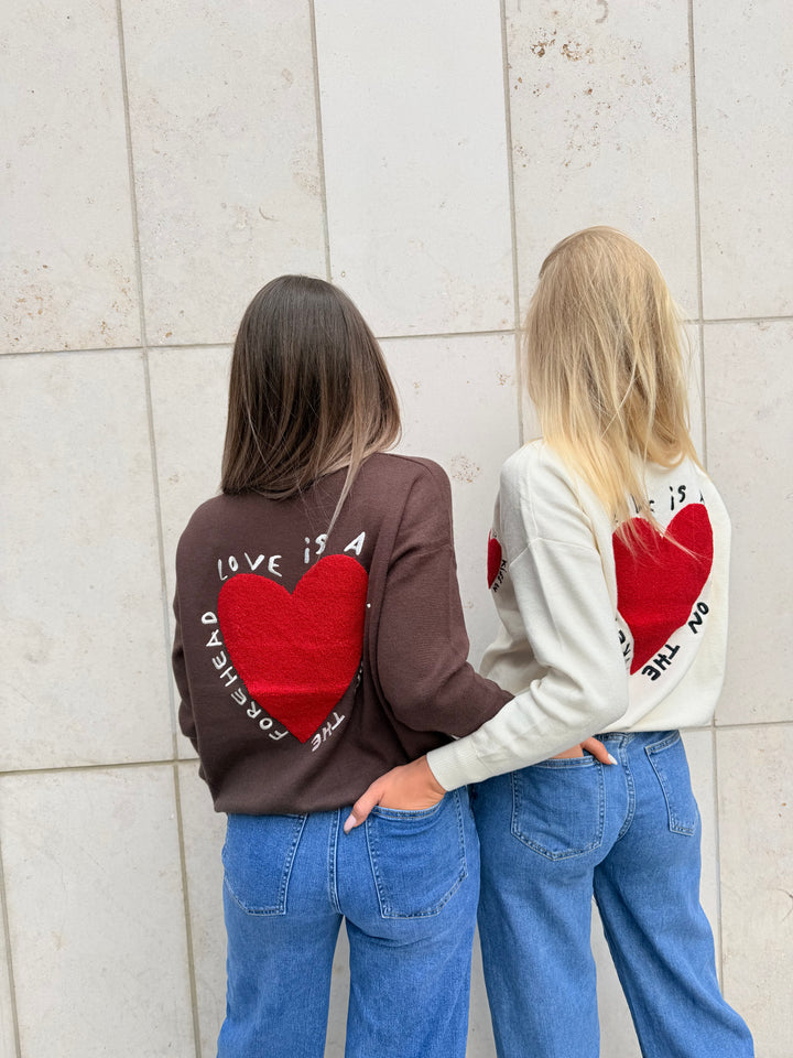 Pullover Love is a Kiss