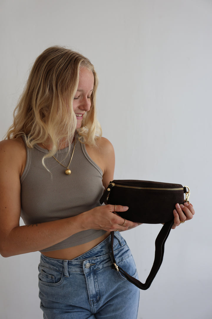 Crossbody Bag Small aus Wildleder