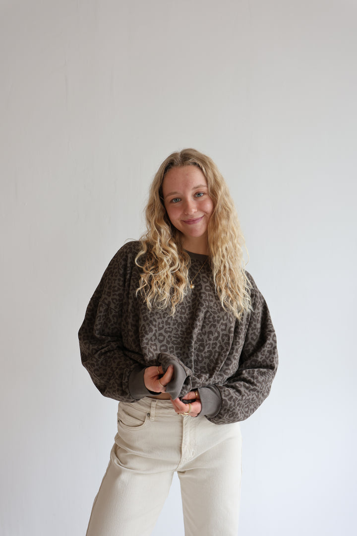 Sweater mit Leoprint