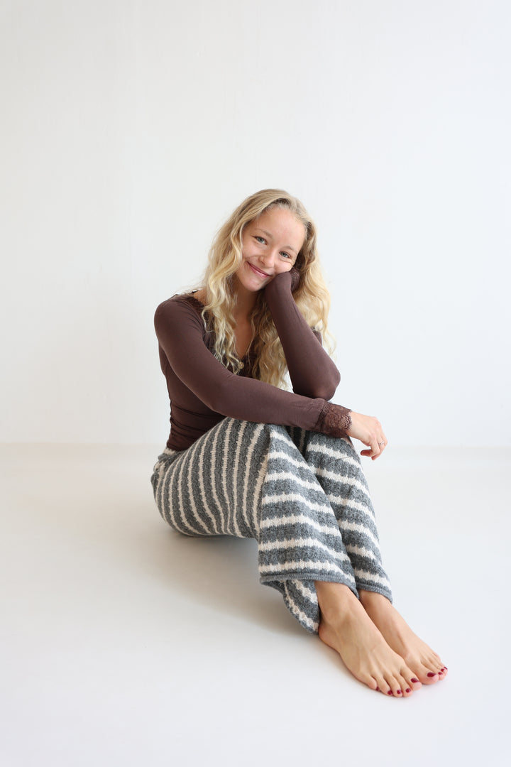 Longsleeve mit Spitzenausschnitt