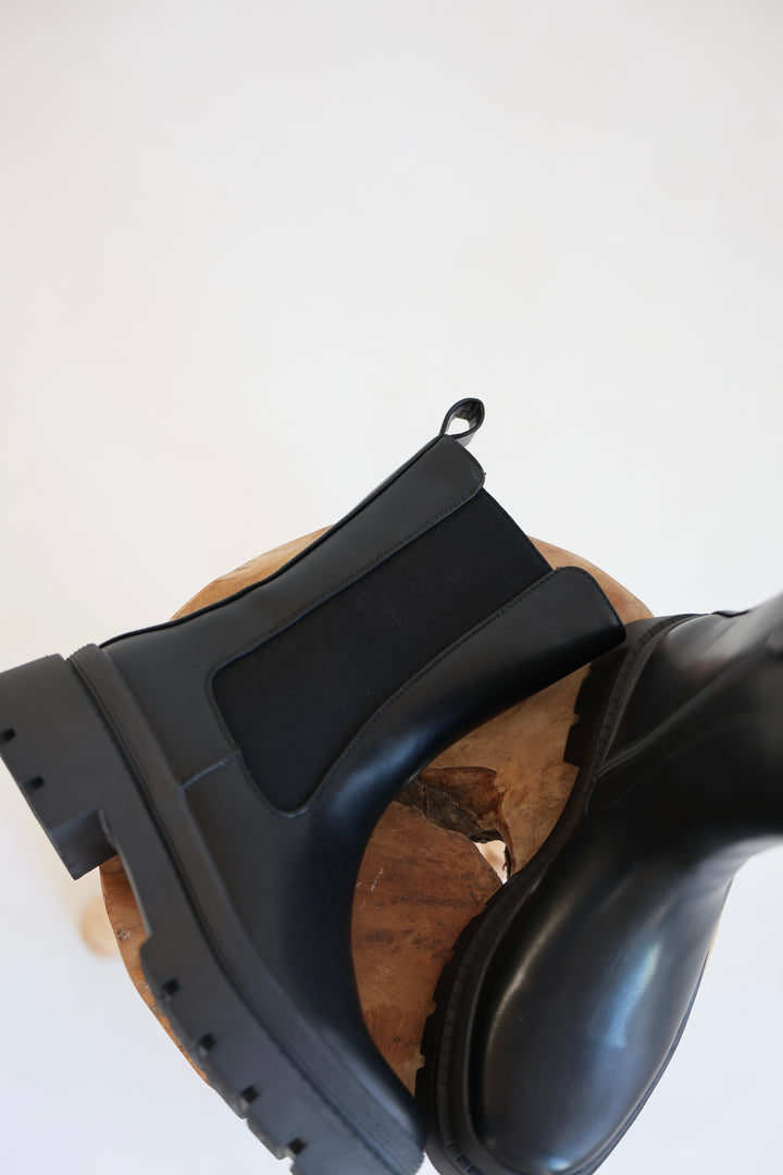 Platform Chelsea Boots Emilia