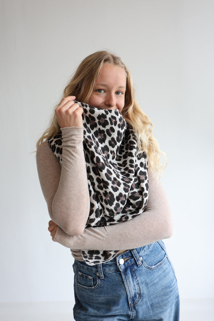 Großes Musselintuch mit Leoprint