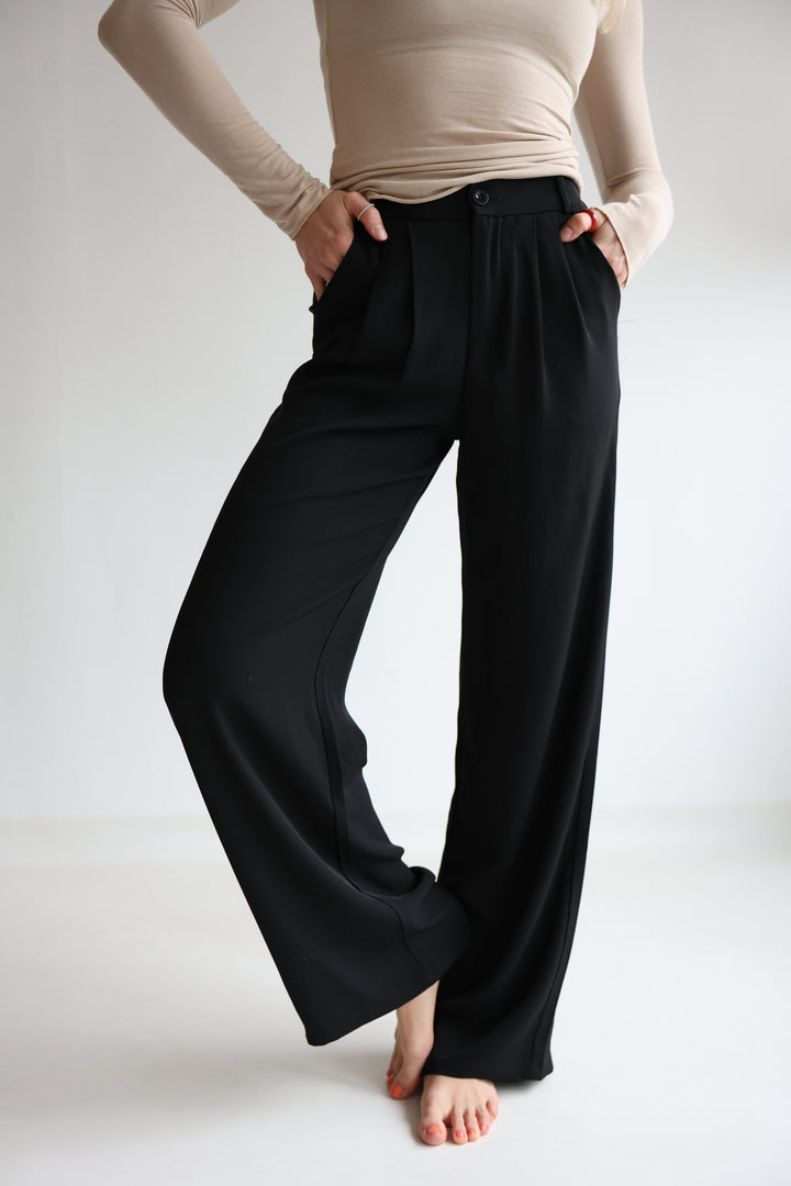 Loose Fit Pants Sina