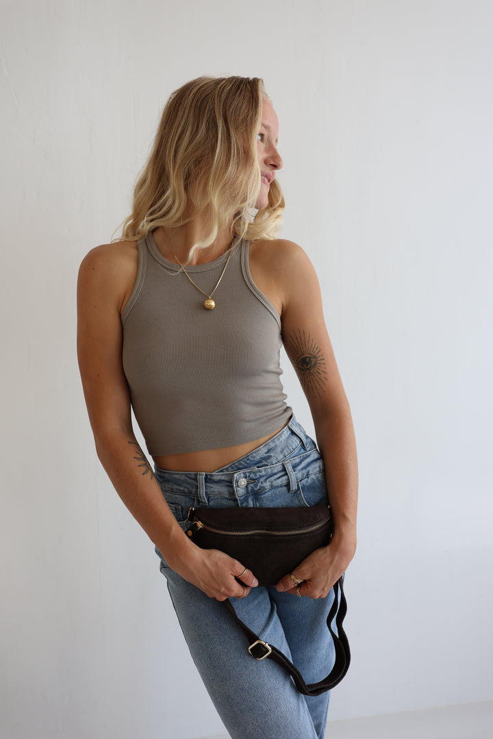 Crossbody Bag Small aus Wildleder