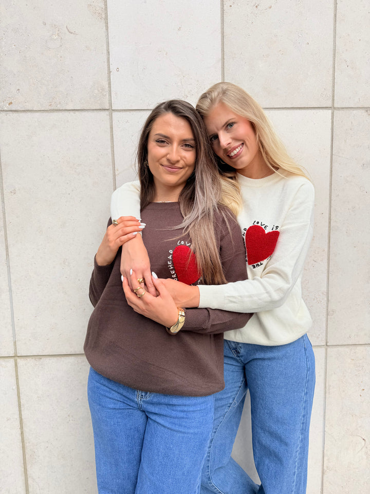 Pullover Love is a Kiss