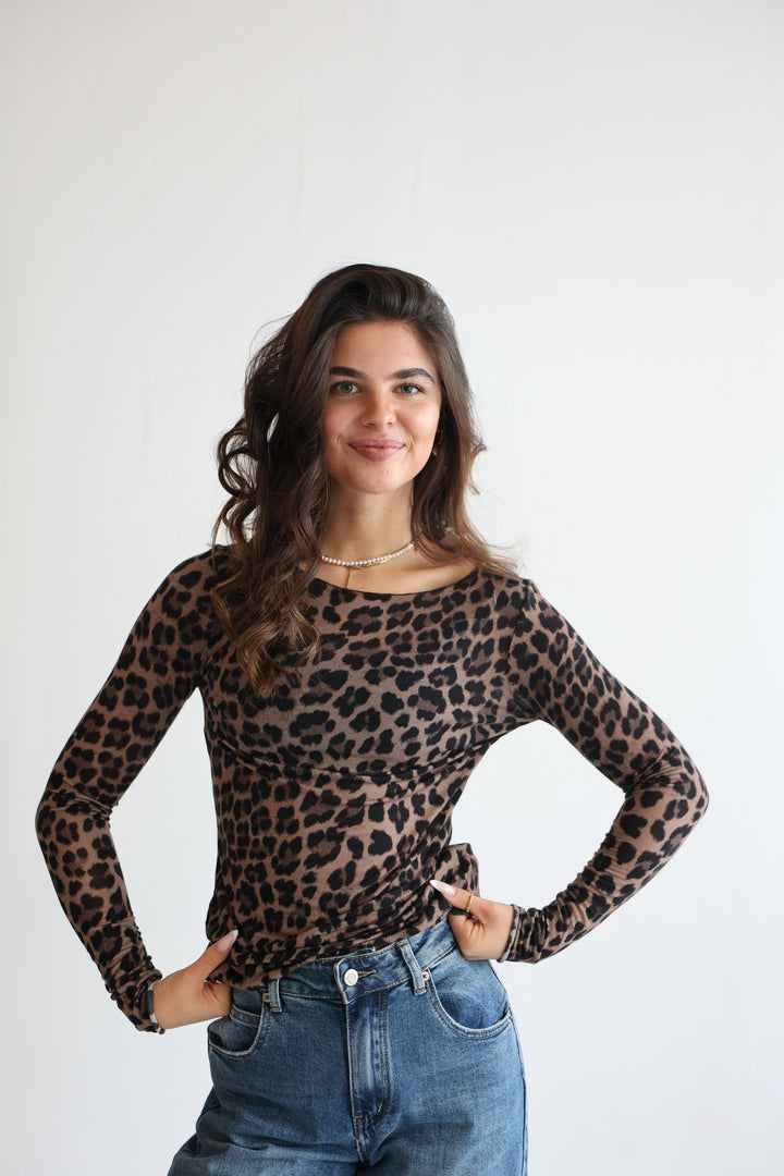 Cashmere Longsleeve mit Leoprint