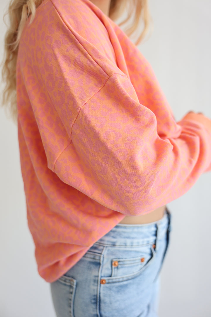 Sweater mit Leoprint