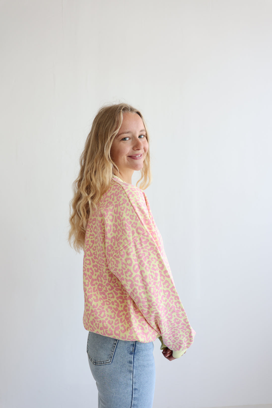 Sweater mit Leoprint