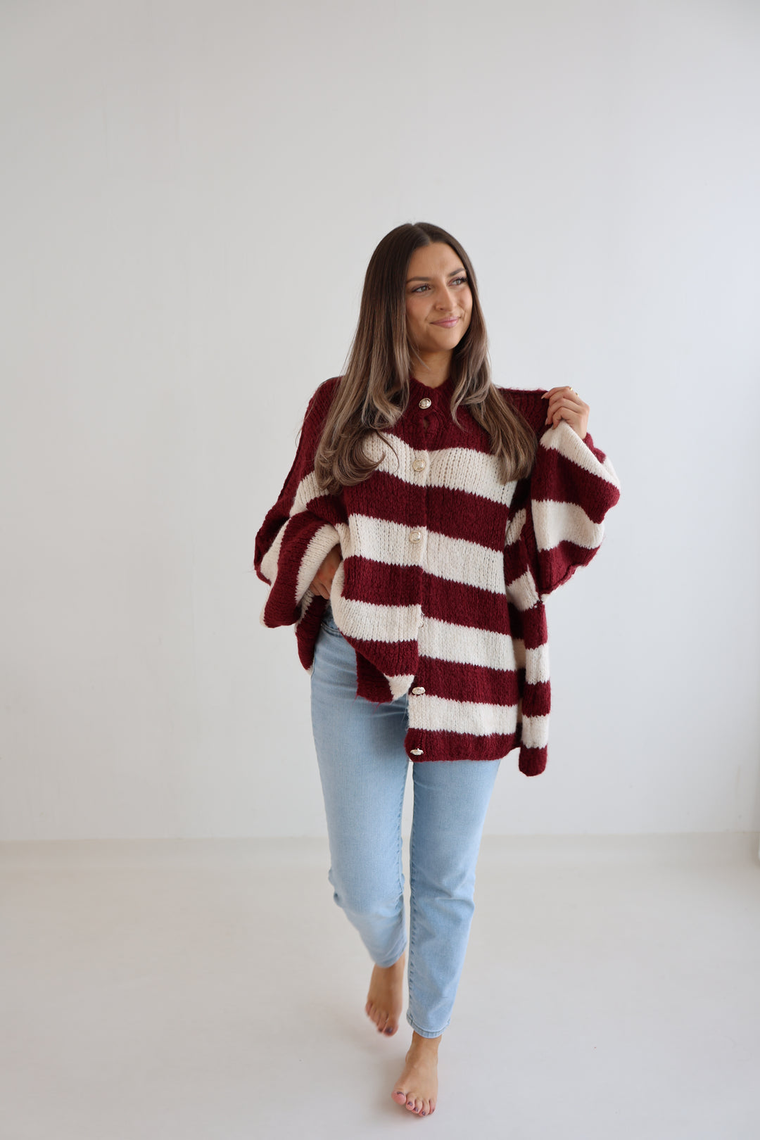 Gestreifter Cardigan mit goldenen Manschettenknöpfen Claire