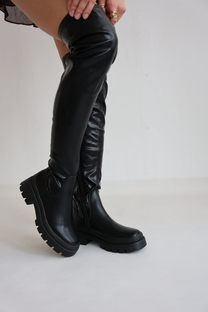 Overknee Boots in Glattlederoptik