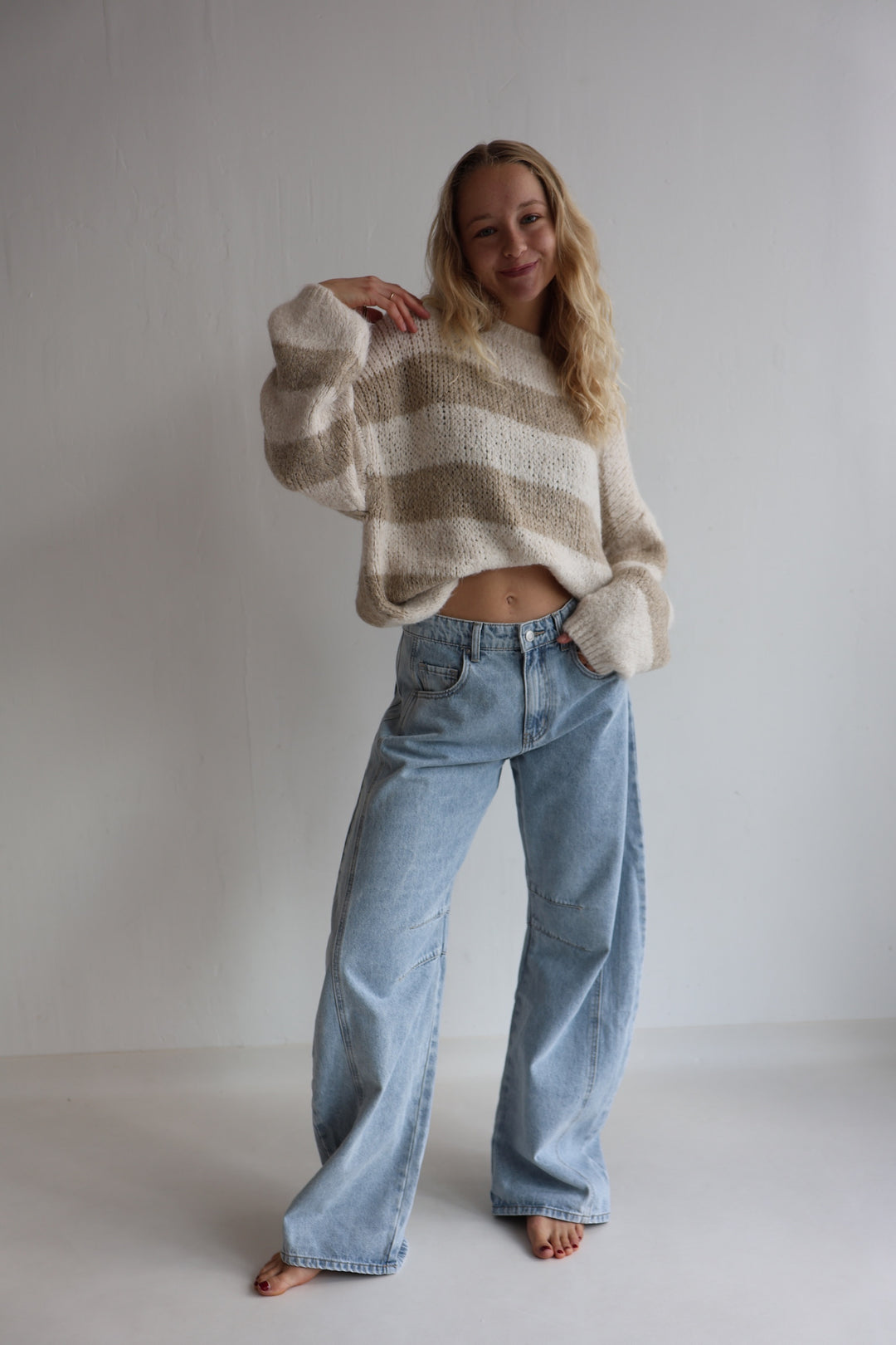 Mid Rise Barrel Jeans