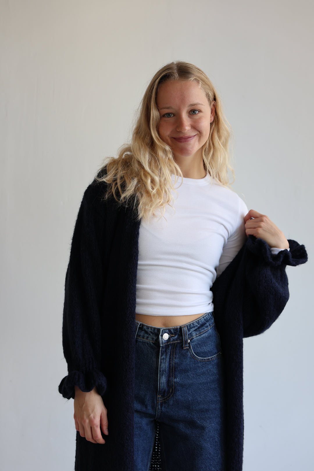 Langer Cardigan mit Rüschenärmeln Clara