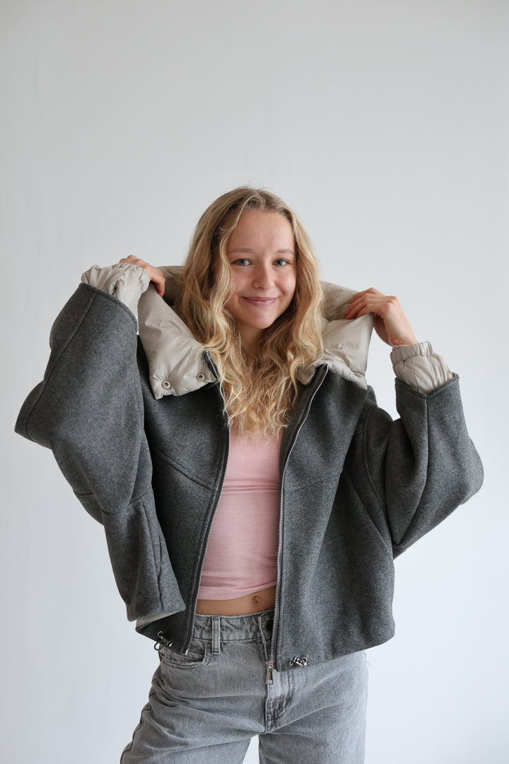 Leichte Bomberjacke mit abnehmbarer Kapuze