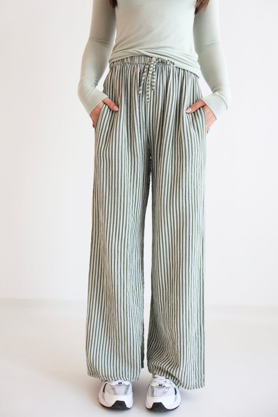 Lange Musselinhose mit Streifen Little Lines