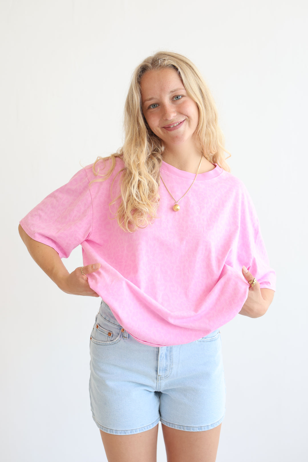 Oversize T-Shirt mit Leoprint