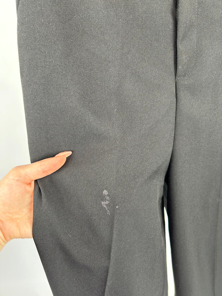 KURZE ANZUGSHOSE GINA SCHWARZ GR. 36 (B-WARE)