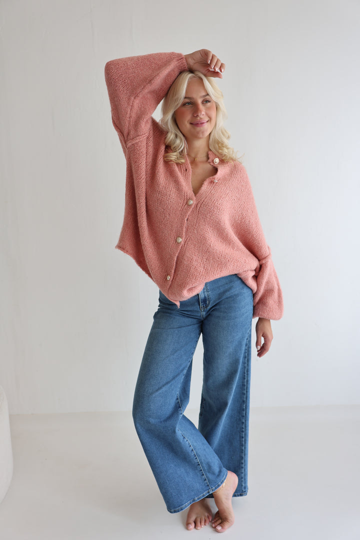 Langer Oversize Cardigan mit goldenen Manschettenknöpfen Claire