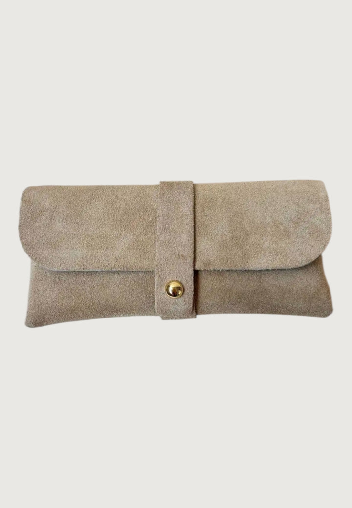 Brillenetui aus Wildleder