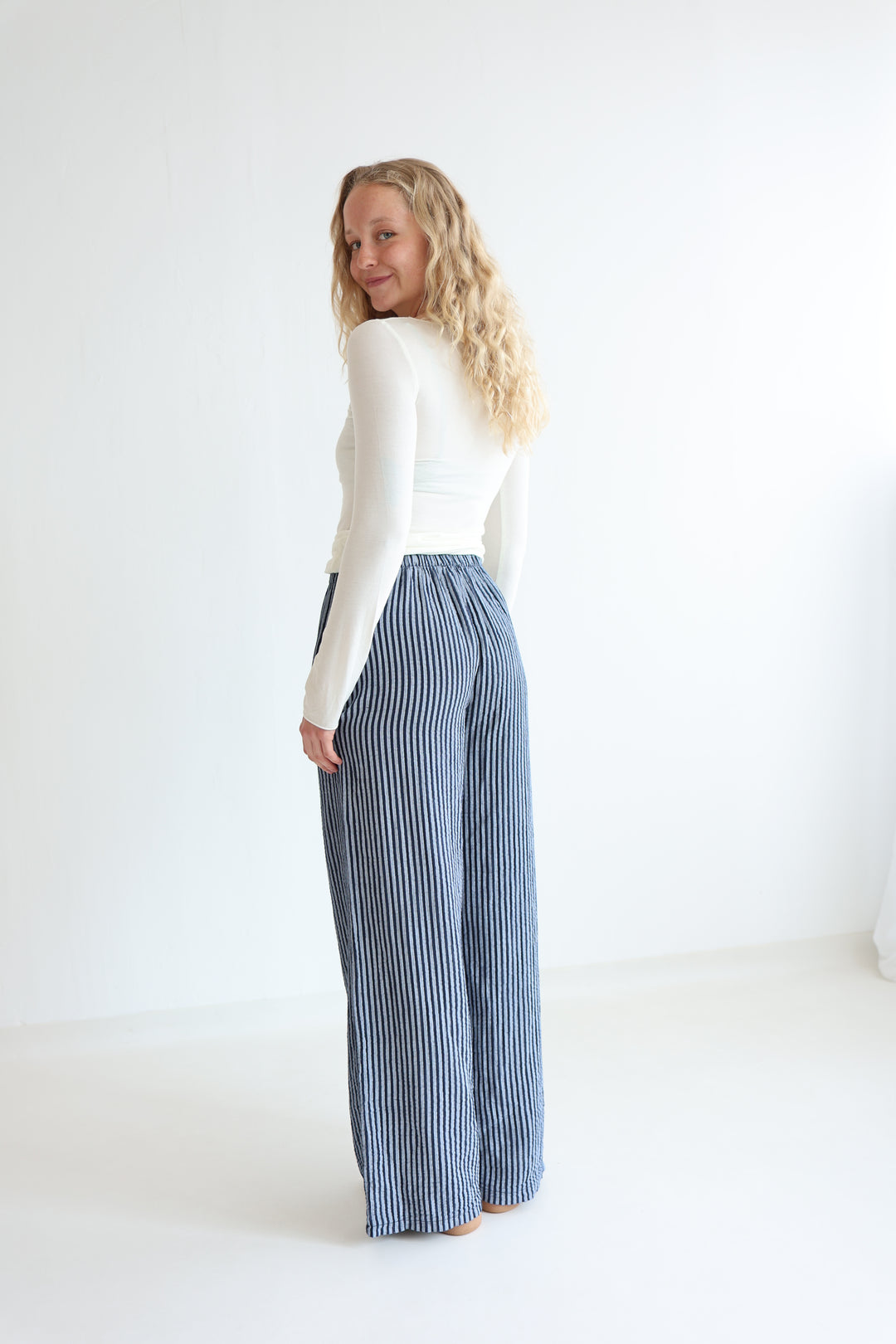 Lange Musselinhose mit Streifen Little Lines