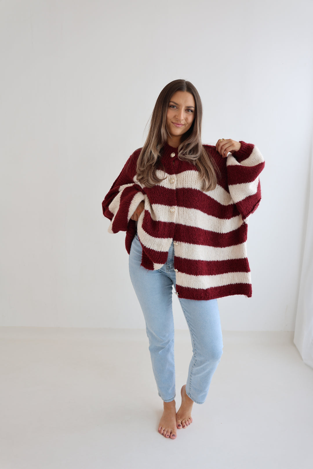 Gestreifter Cardigan mit goldenen Manschettenknöpfen Claire