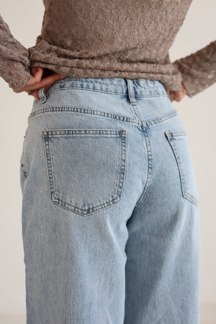 Asymmetric Straight Fit Jeans Nova