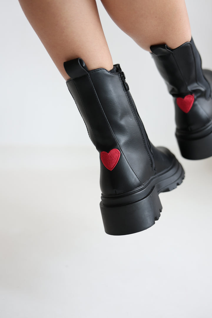 Chelsea Boots Red Heart