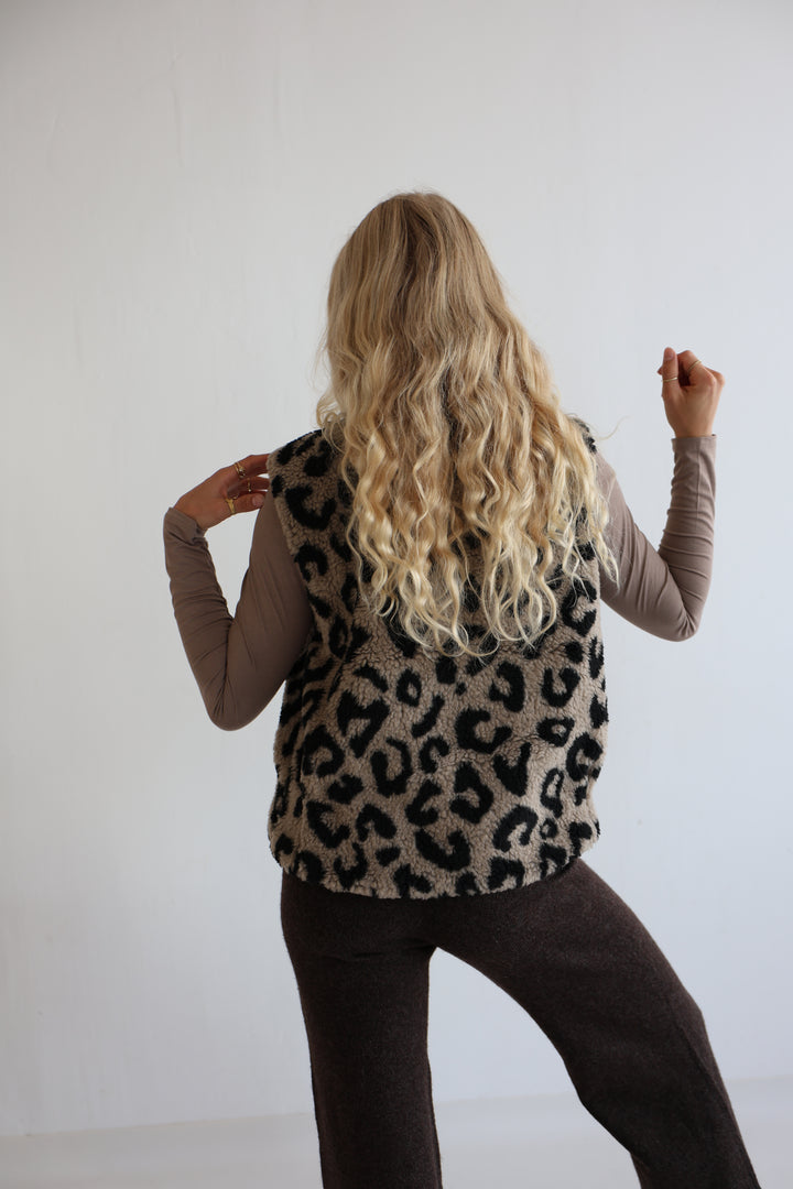 Teddyweste mit Leoprint