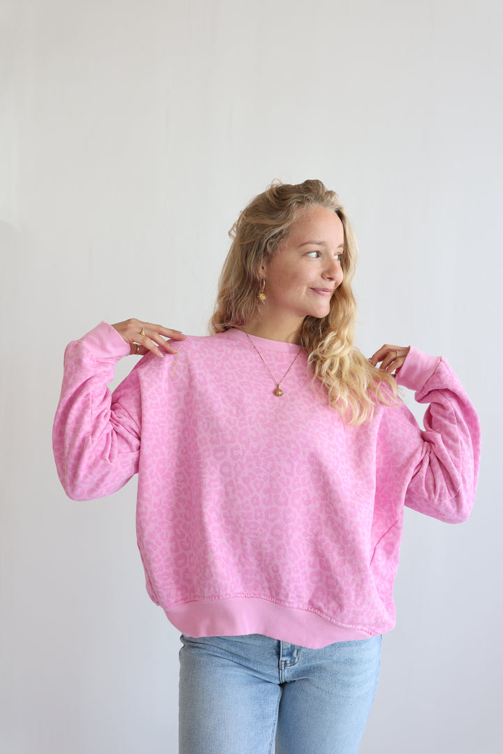 Sweater mit Leoprint