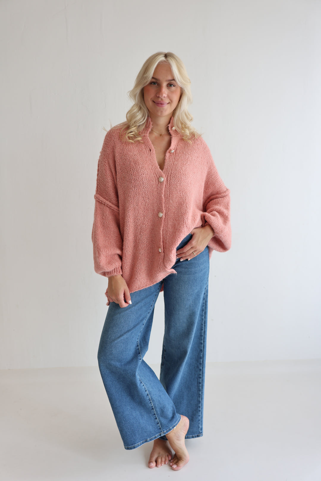 Langer Oversize Cardigan mit goldenen Manschettenknöpfen Claire