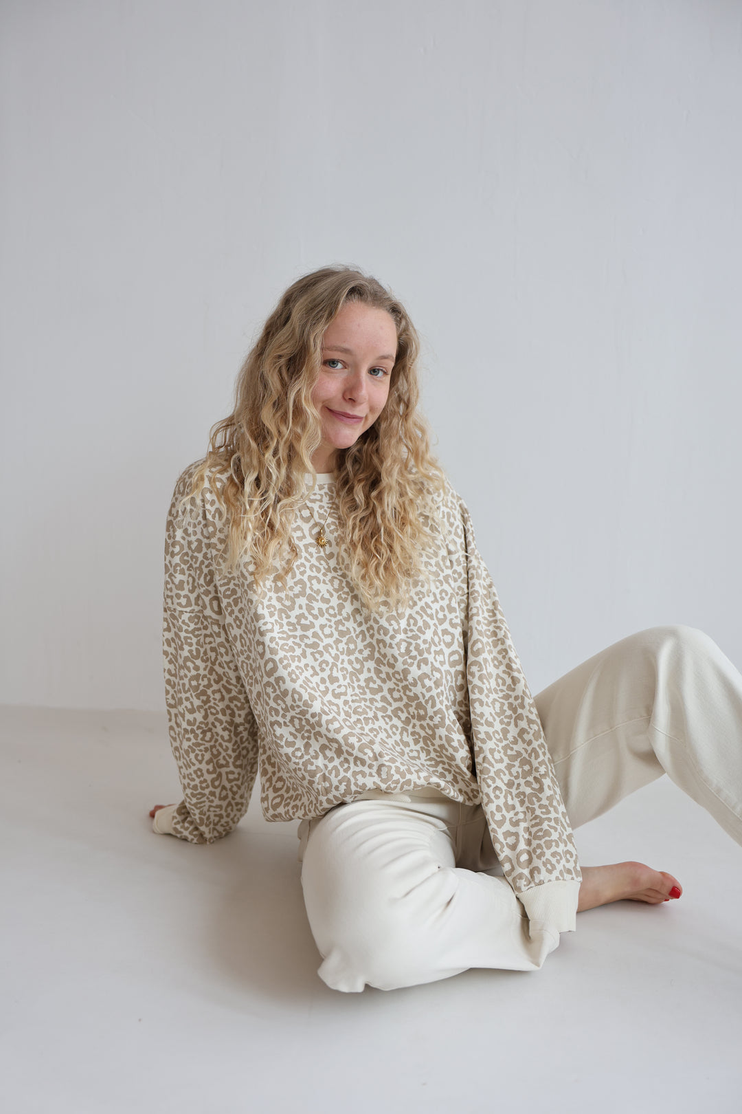 Sweater mit Leoprint