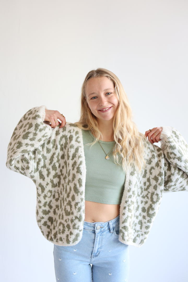 Offener Cardigan mit Leoprint