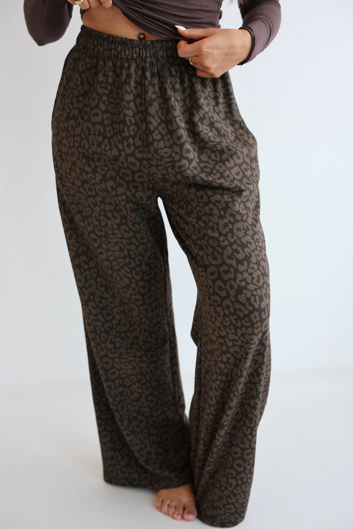 Jersey Jogger Pants mit Leoprint Nuna