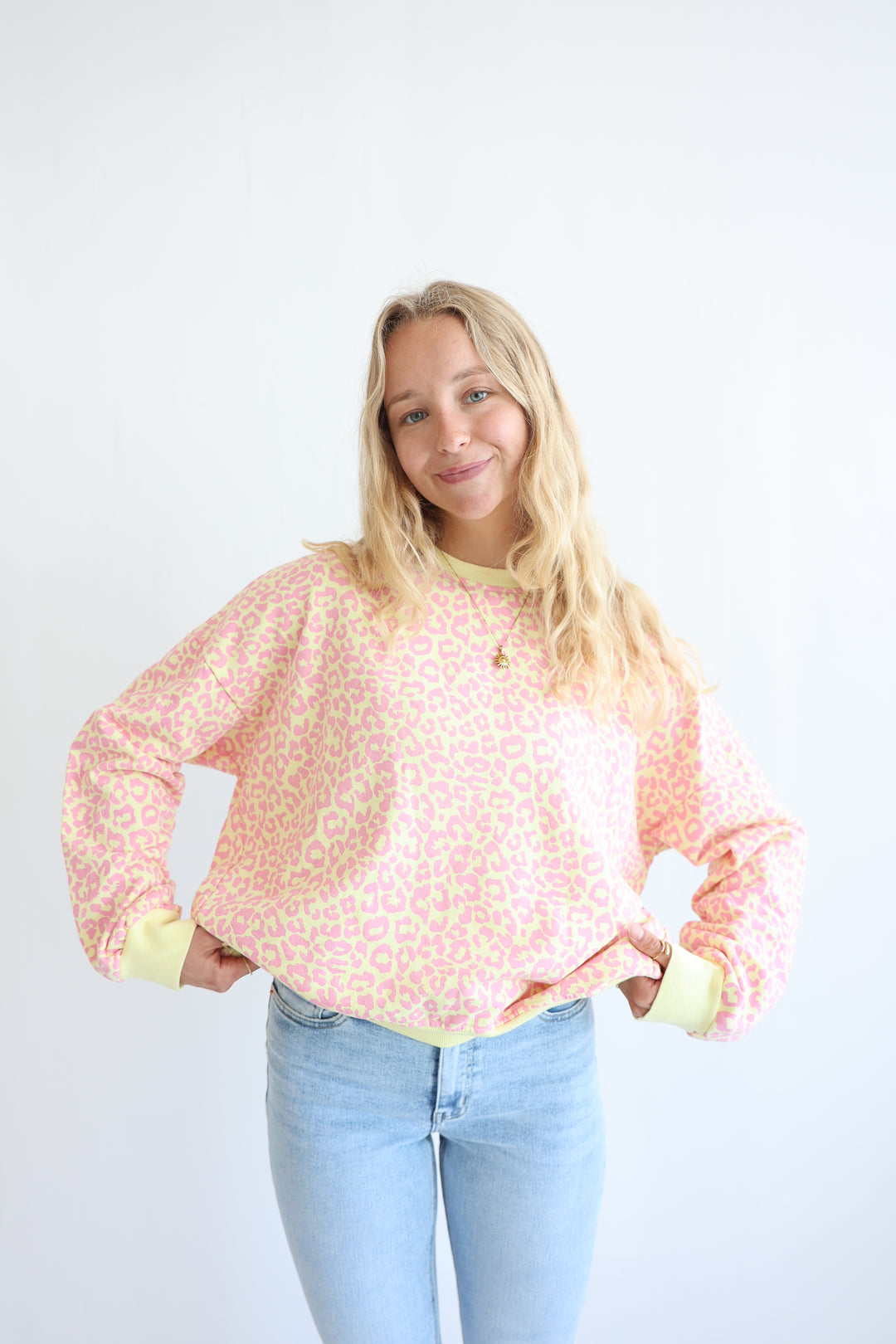 Sweater mit Leoprint