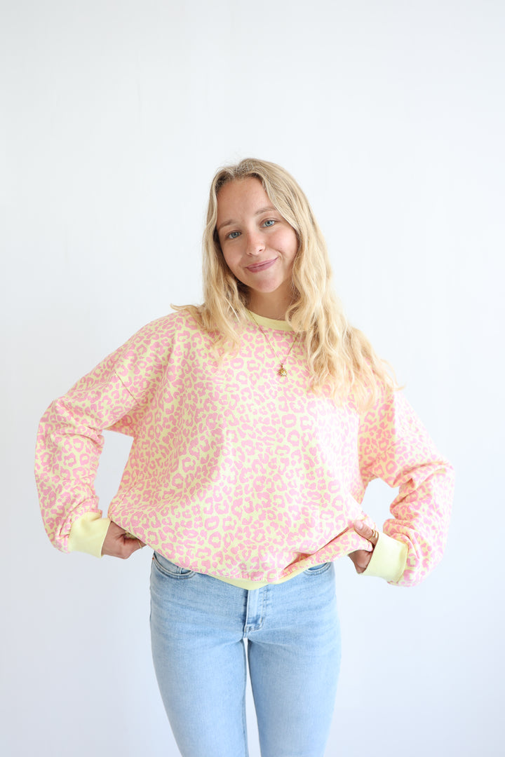 Sweater mit Leoprint