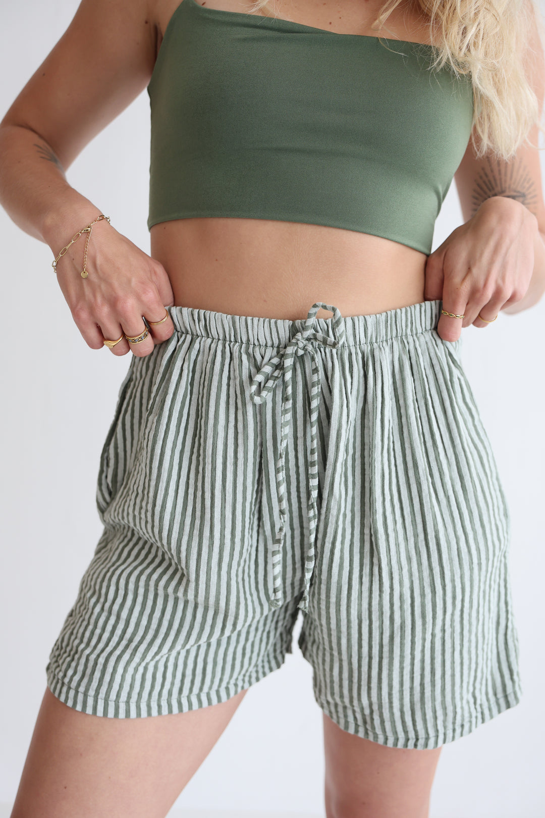 Kurze Musselinshorts Little Lines