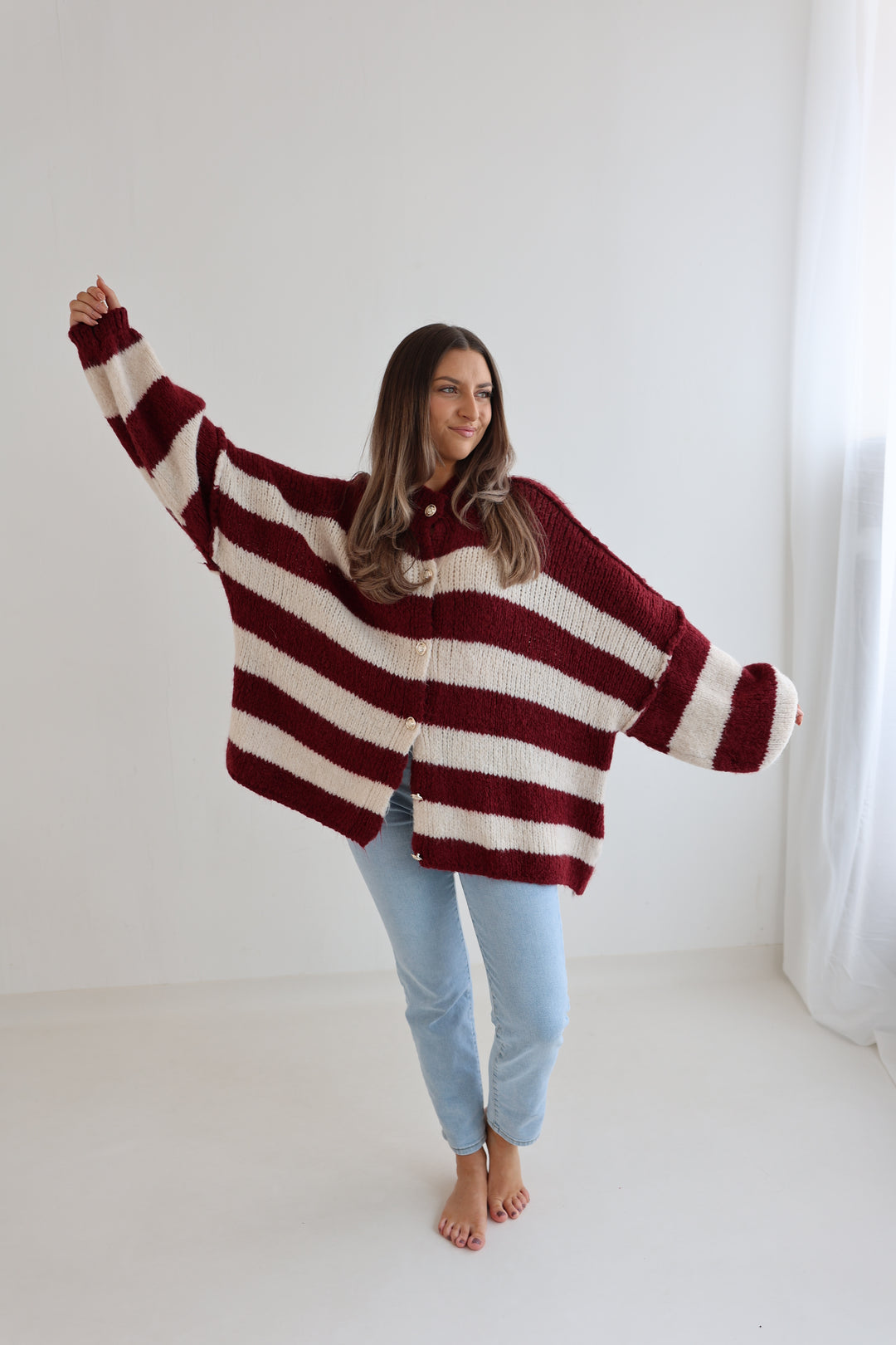 Gestreifter Cardigan mit goldenen Manschettenknöpfen Claire