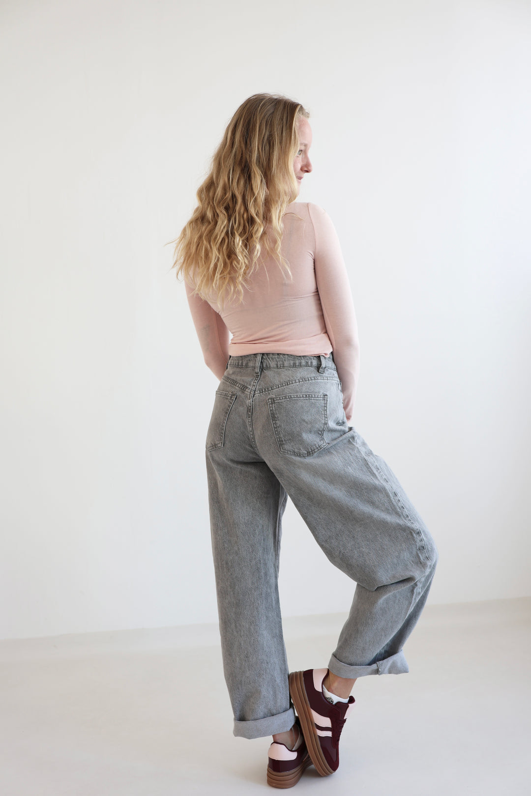 Barrel Fit Daily Jeans