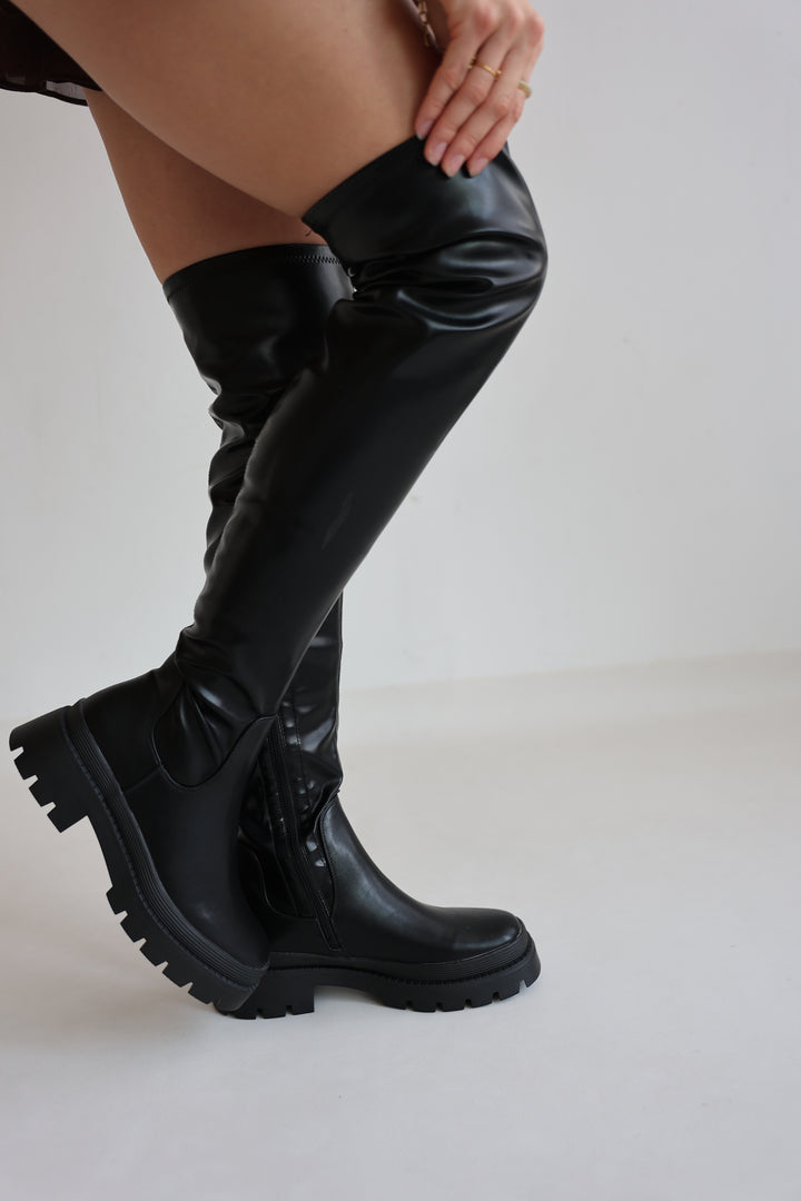 Overknee Boots in Glattlederoptik