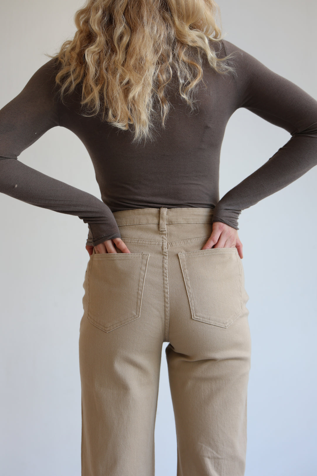 Straight Fit Jeans in Beige Aurelia